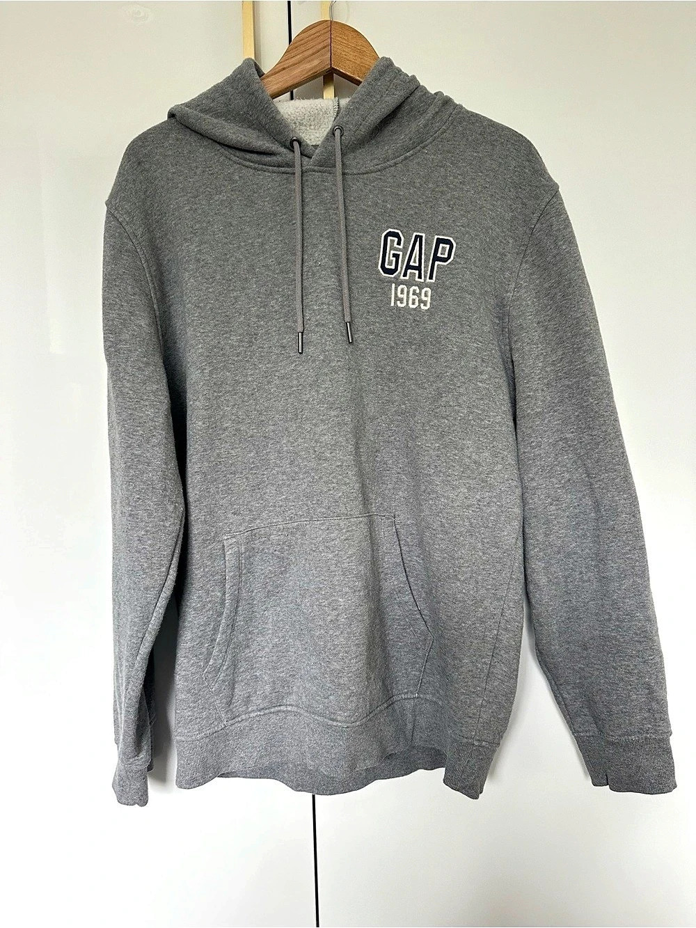 GAP Hoodie Gray Large